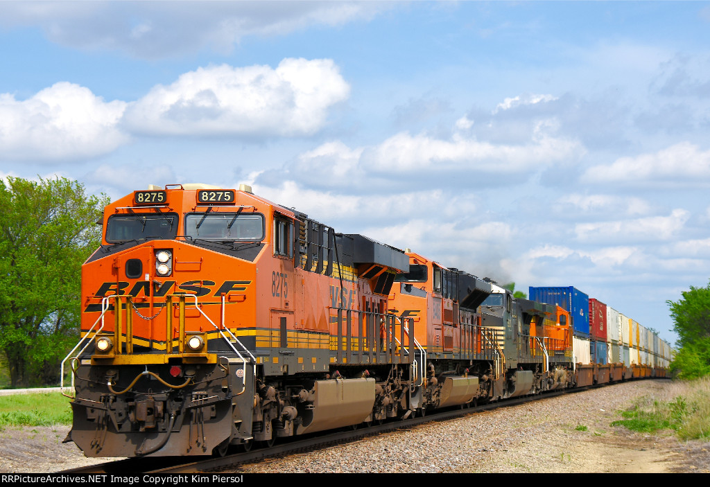 BNSF 8275